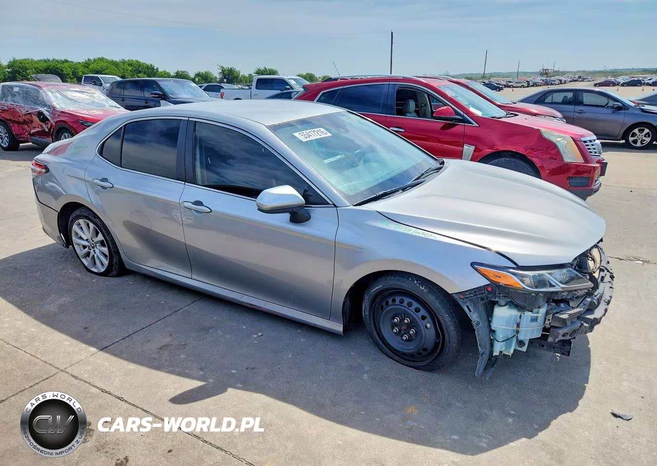 2019 Toyota Camry Le VIN:4T1B11HK1KU166214 - 4