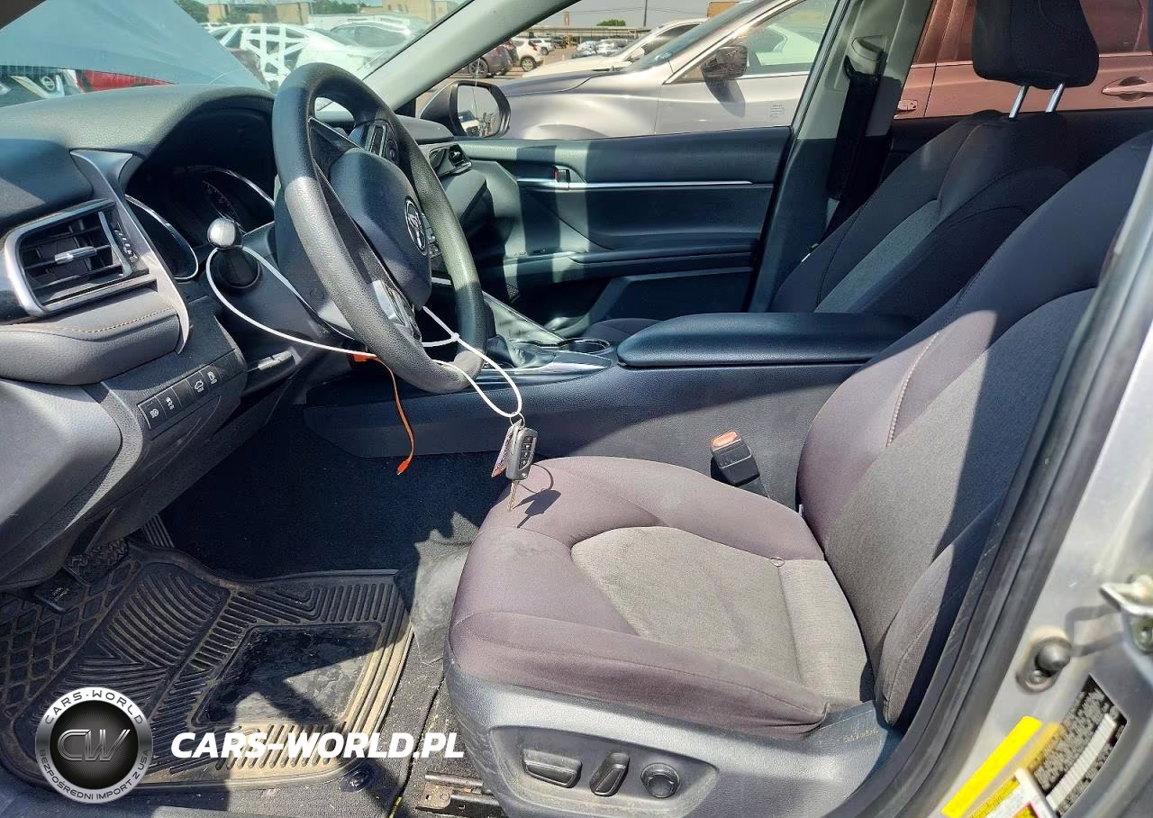 2019 Toyota Camry Le VIN:4T1B11HK1KU166214 - 7