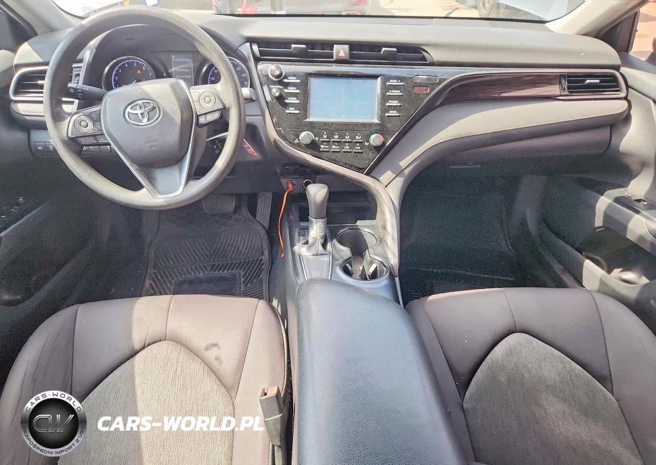 2019 Toyota Camry Le VIN:4T1B11HK1KU166214 - 8