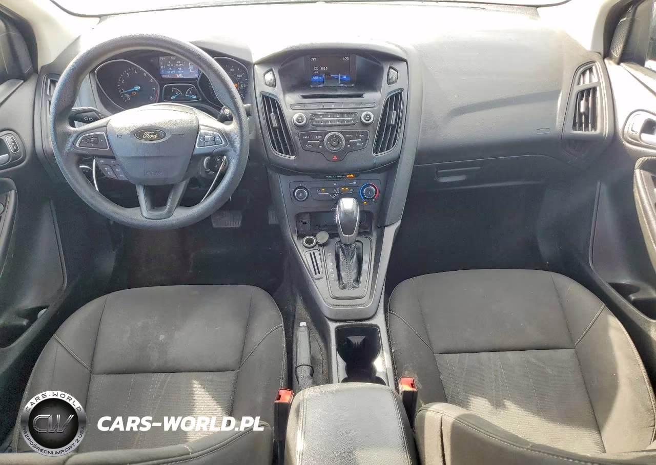 2016 Ford Focus Se VIN:1FADP3F21GL343468 - 8