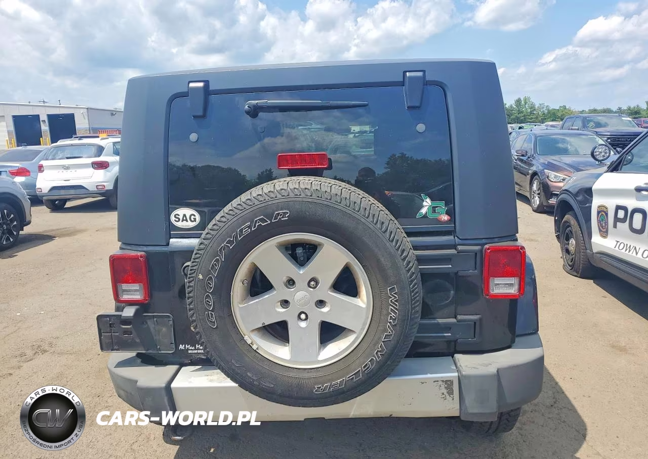 2010 Jeep Wrangler Unlimited Sahara VIN:1J4BA5H16AL222763 - 6