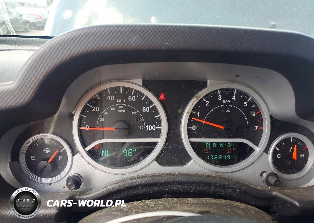 2010 Jeep Wrangler Unlimited Sahara VIN:1J4BA5H16AL222763 - 9