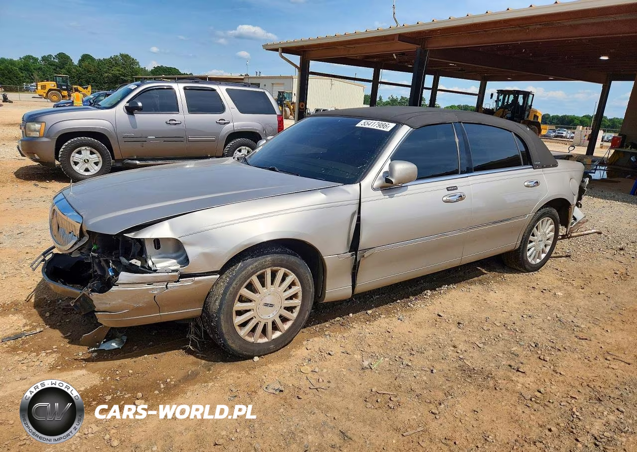 2003 Lincoln Town Car Executive