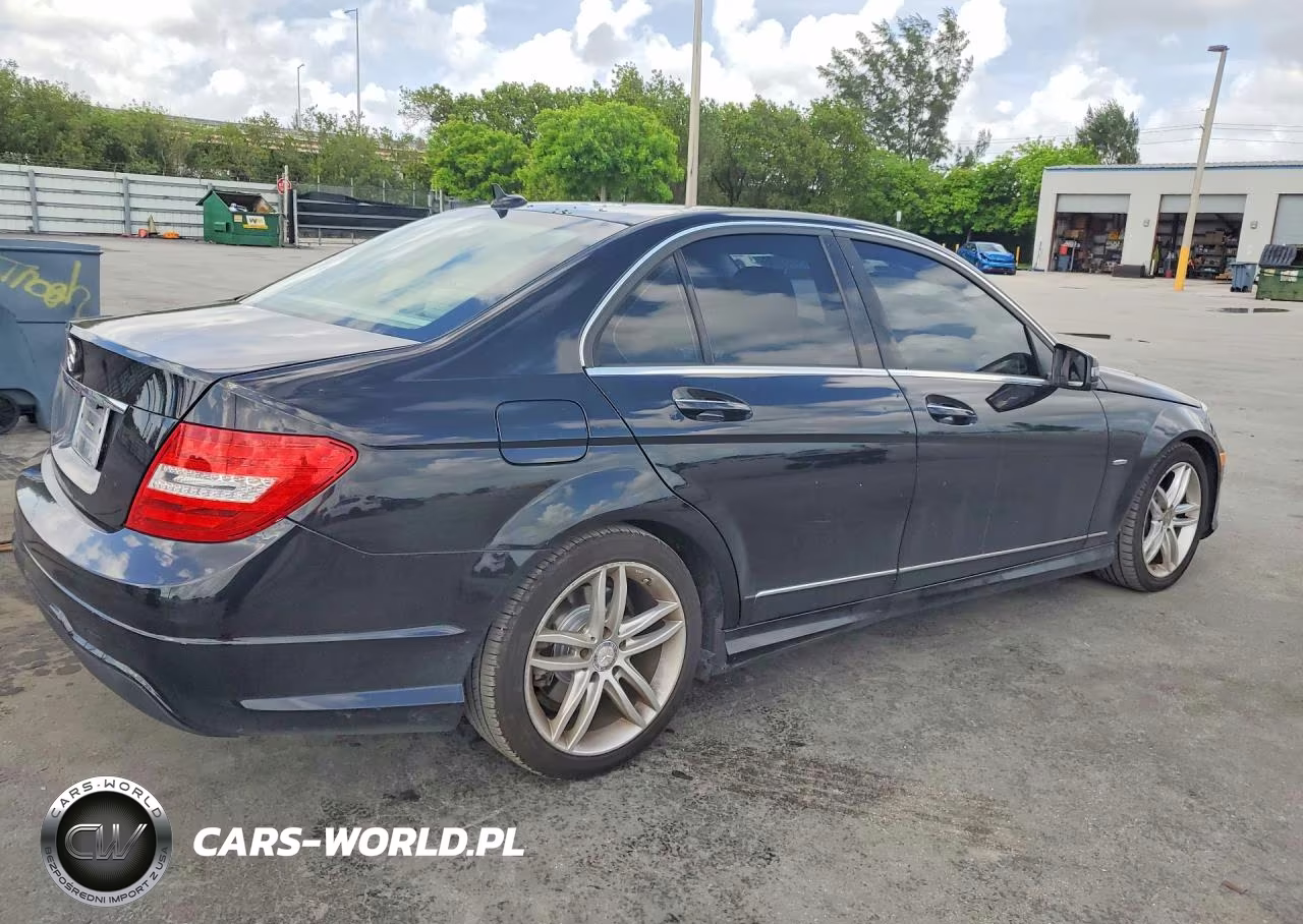 2012 Mercedes-Benz C 250 VIN:WDDGF4HB9CR215862 - 3