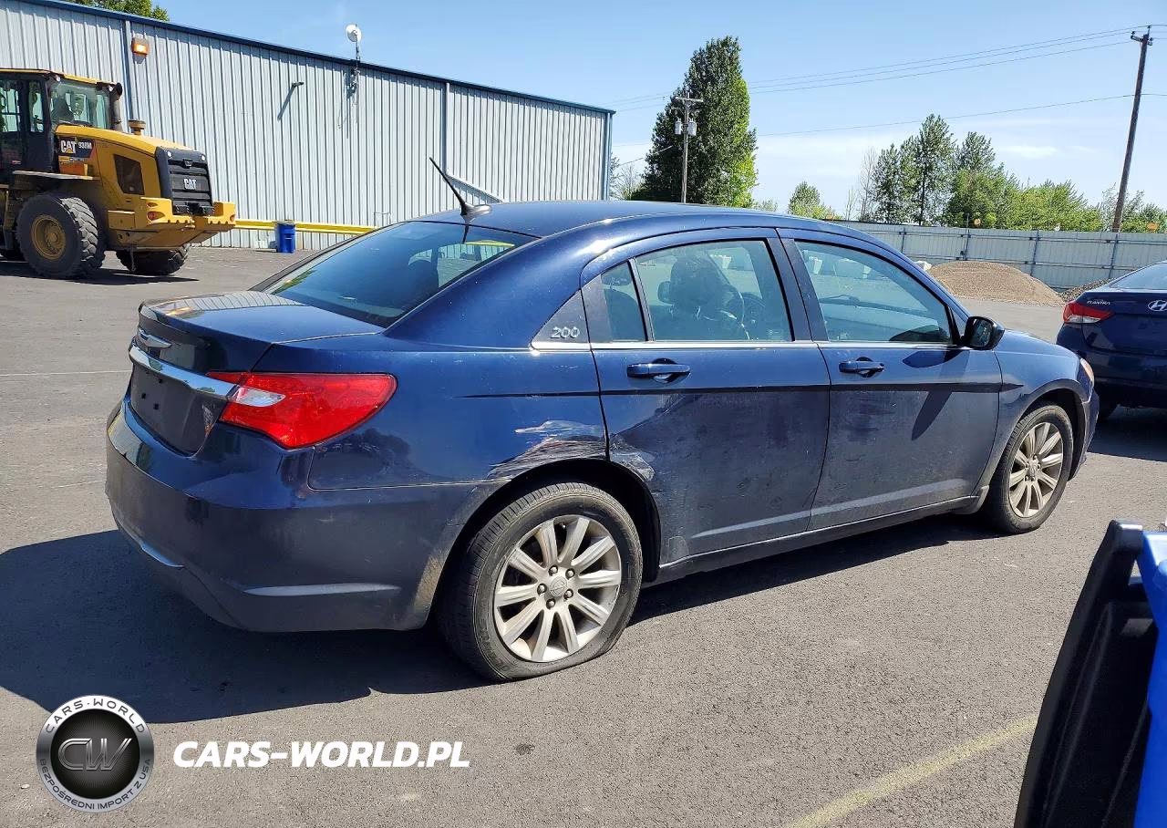 2013 Chrysler 200 Touring VIN:1C3CCBBB1DN542915 - 3