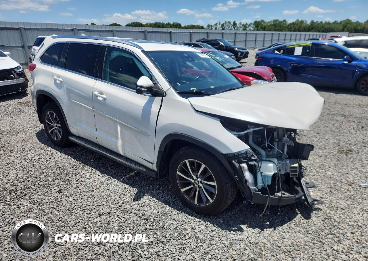 2017 Toyota Highlander Xle VIN:5TDKZRFH5HS202745 - 4