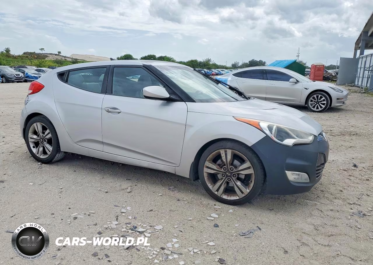 2012 Hyundai Veloster Base VIN:KMHTC6AD0CU067134 - 4