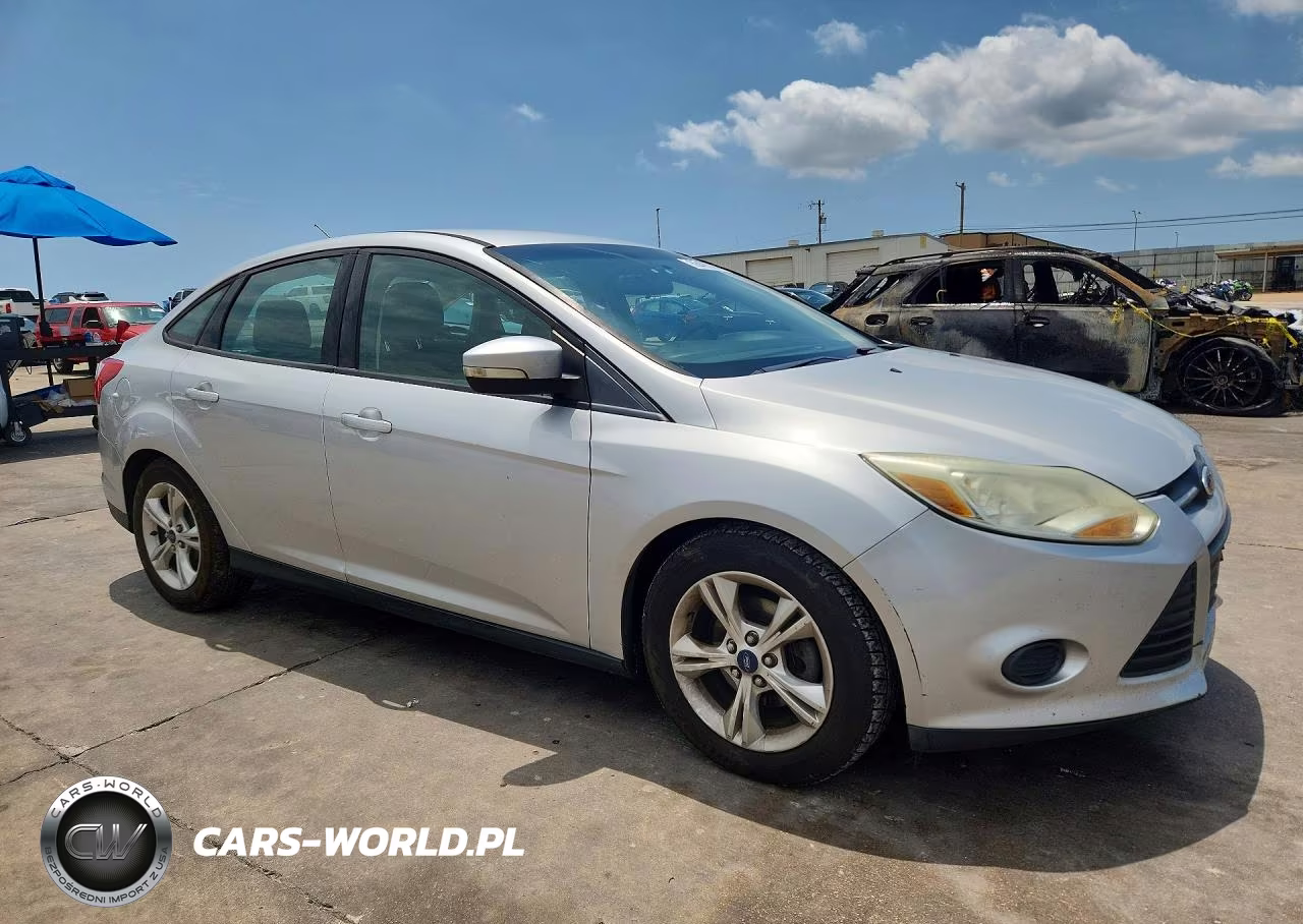 2014 Ford Focus Se VIN:1FADP3F20EL265570 - 4