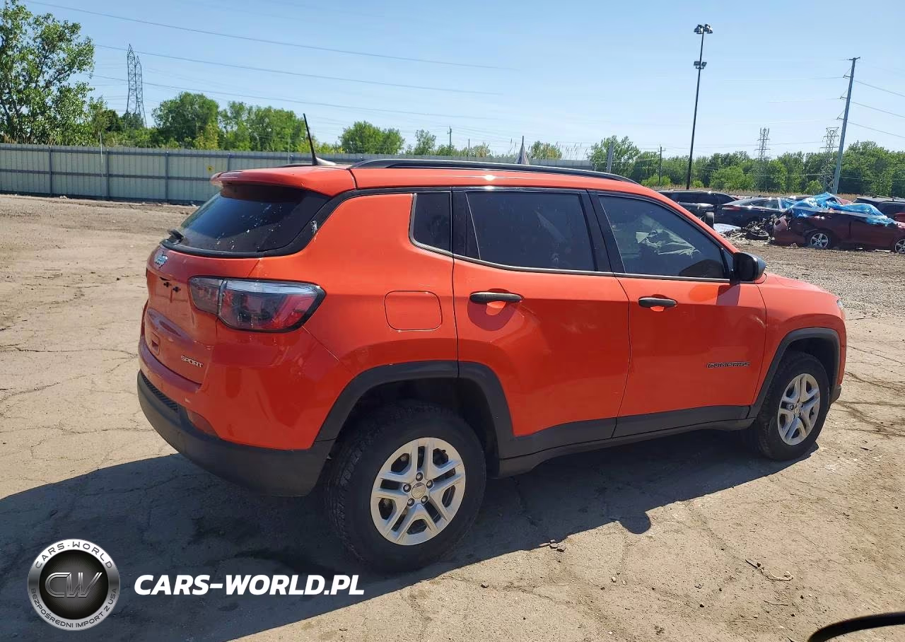 2018 Jeep Compass Sport VIN:3C4NJDAB1JT101045 - 3