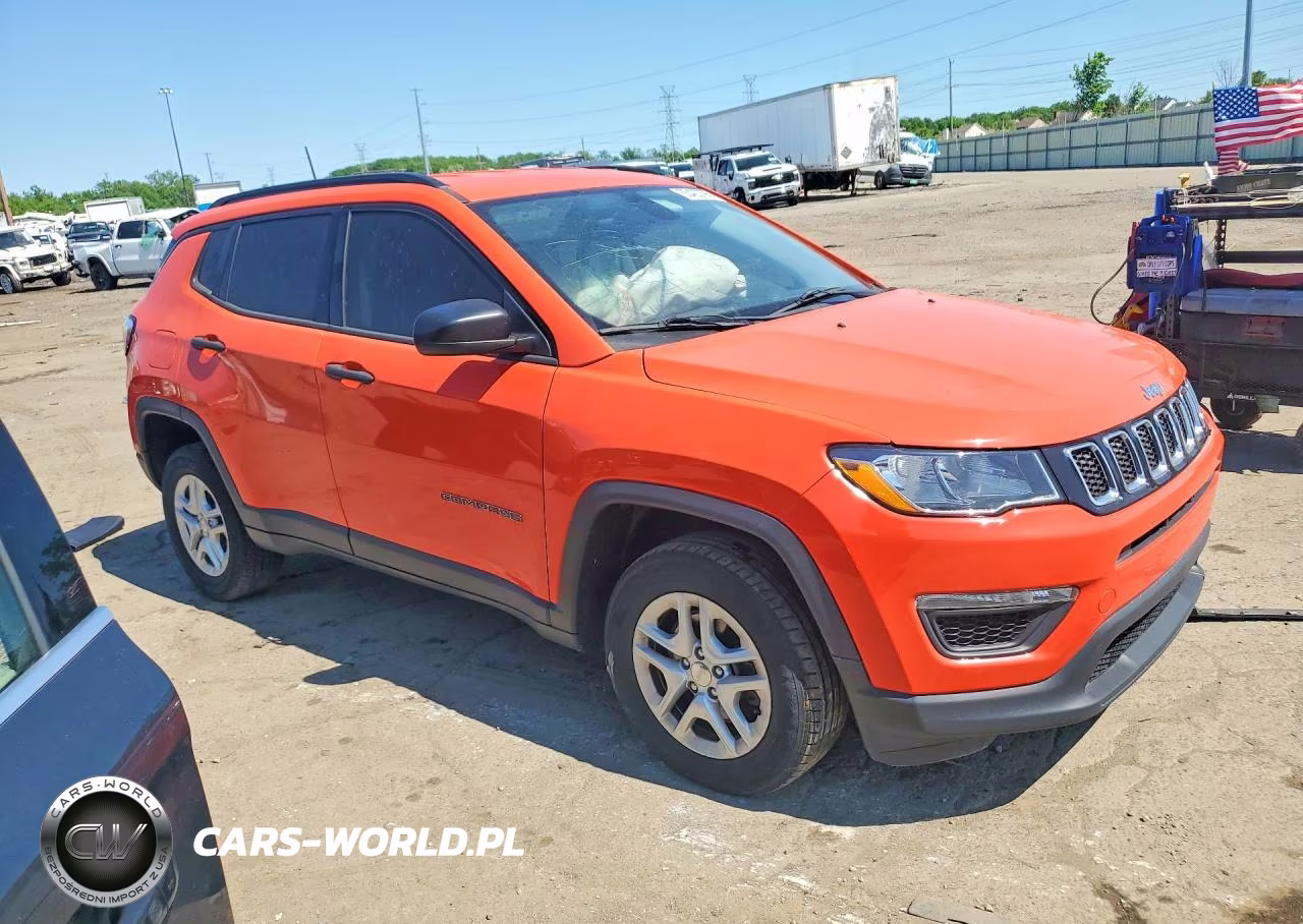 2018 Jeep Compass Sport VIN:3C4NJDAB1JT101045 - 4