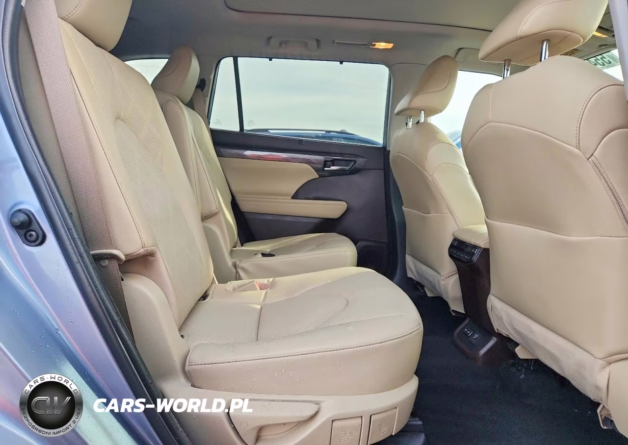 2022 Toyota Highlander Hybrid Platinum VIN:5TDEBRCH7NS096882 - 11