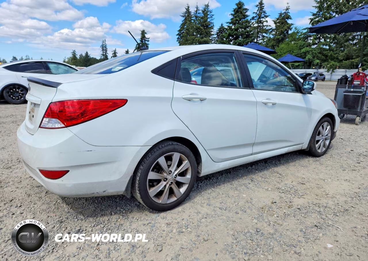 2012 Hyundai Accent Gls VIN:KMHCU4AE7CU238715 - 3