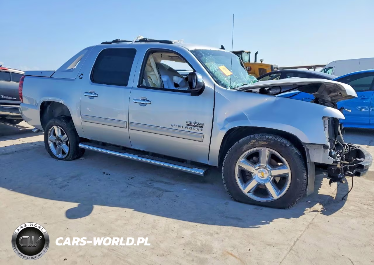 2013 Chevrolet Avalanche Lt VIN:3GNMCFE07DG339240 - 4