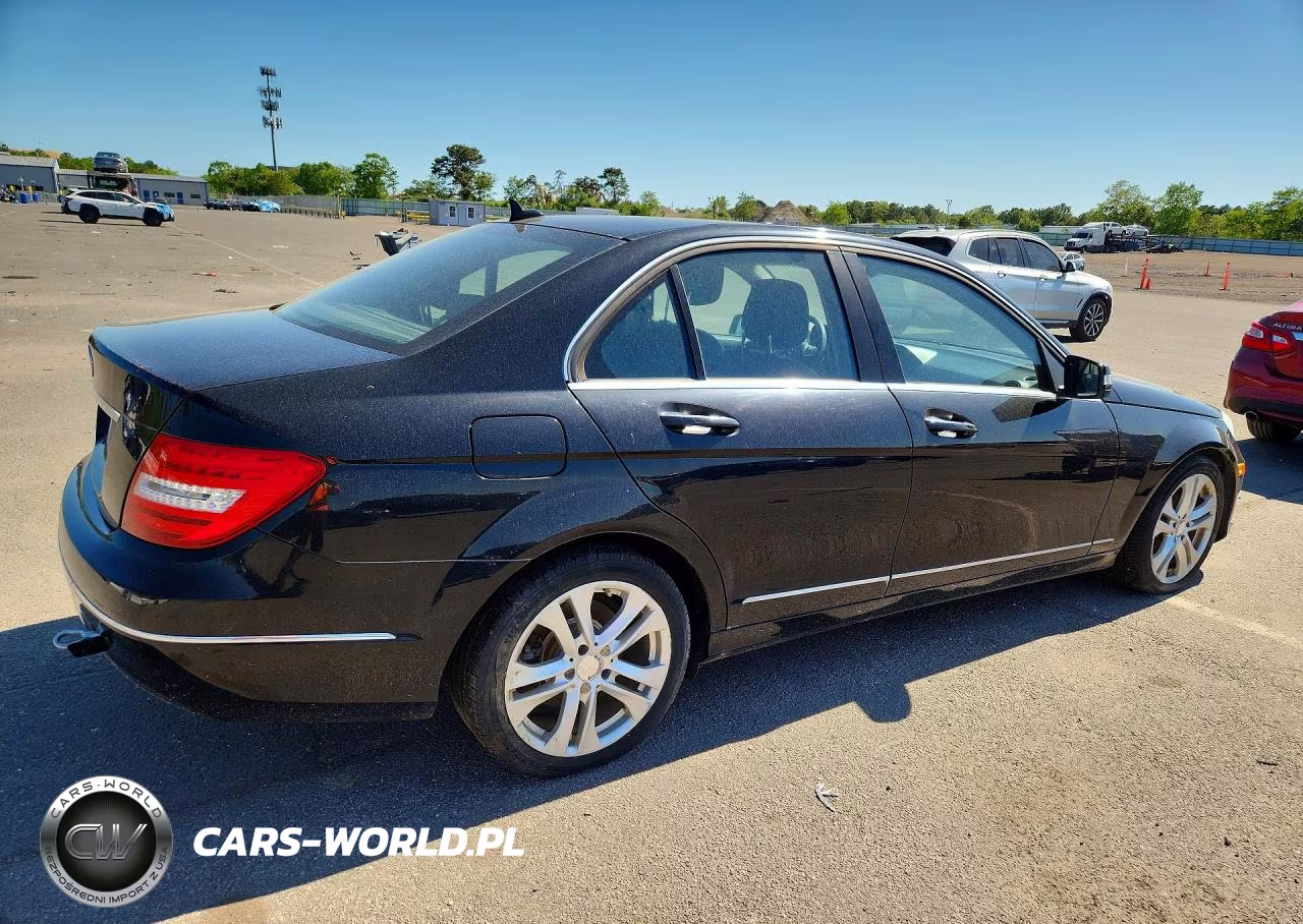 2013 Mercedes-Benz C 250 VIN:WDDGF4HB5DR273078 - 3