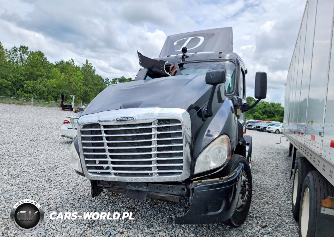 2015 Freightliner Cascadia Semi Truck VIN:3AKJGEDV5FDGM0428 - 2
