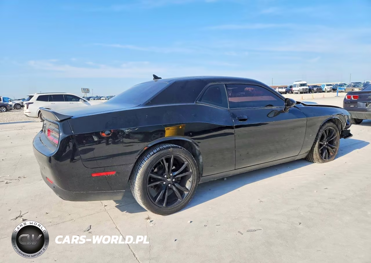 2018 Dodge Challenger Sxt VIN:2C3CDZAG3JH311134 - 3