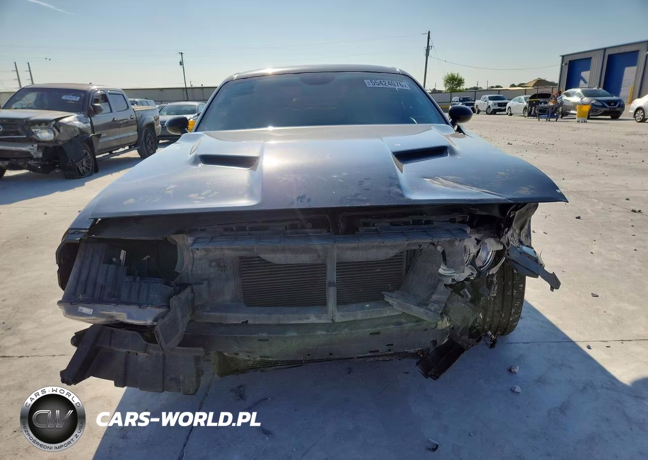 2018 Dodge Challenger Sxt VIN:2C3CDZAG3JH311134 - 5