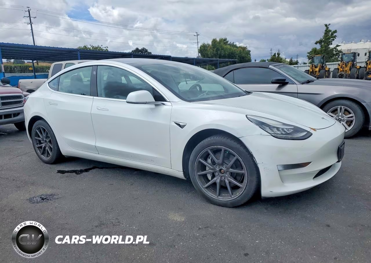 2020 Tesla Model 3 VIN:5YJ3E1EB9LF650112 - 4