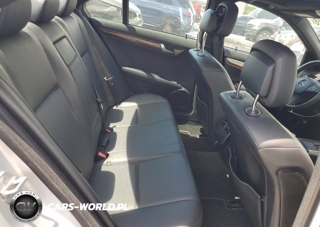 2010 Mercedes-Benz C 350 VIN:WDDGF5GB5AR090301 - 10