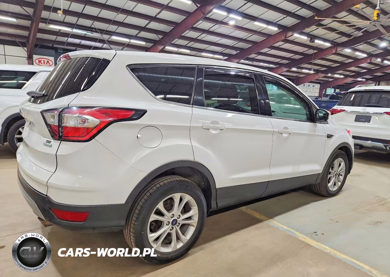 2017 Ford Escape Se VIN:1FMCU0GDXHUB03212 - 3