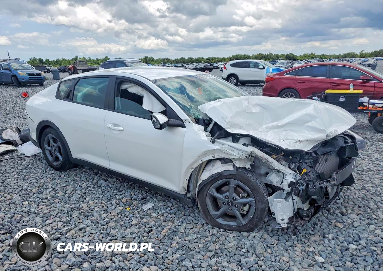 2025 Kia K4 Lxs VIN:3KPFT4DE2SE020758 - 4