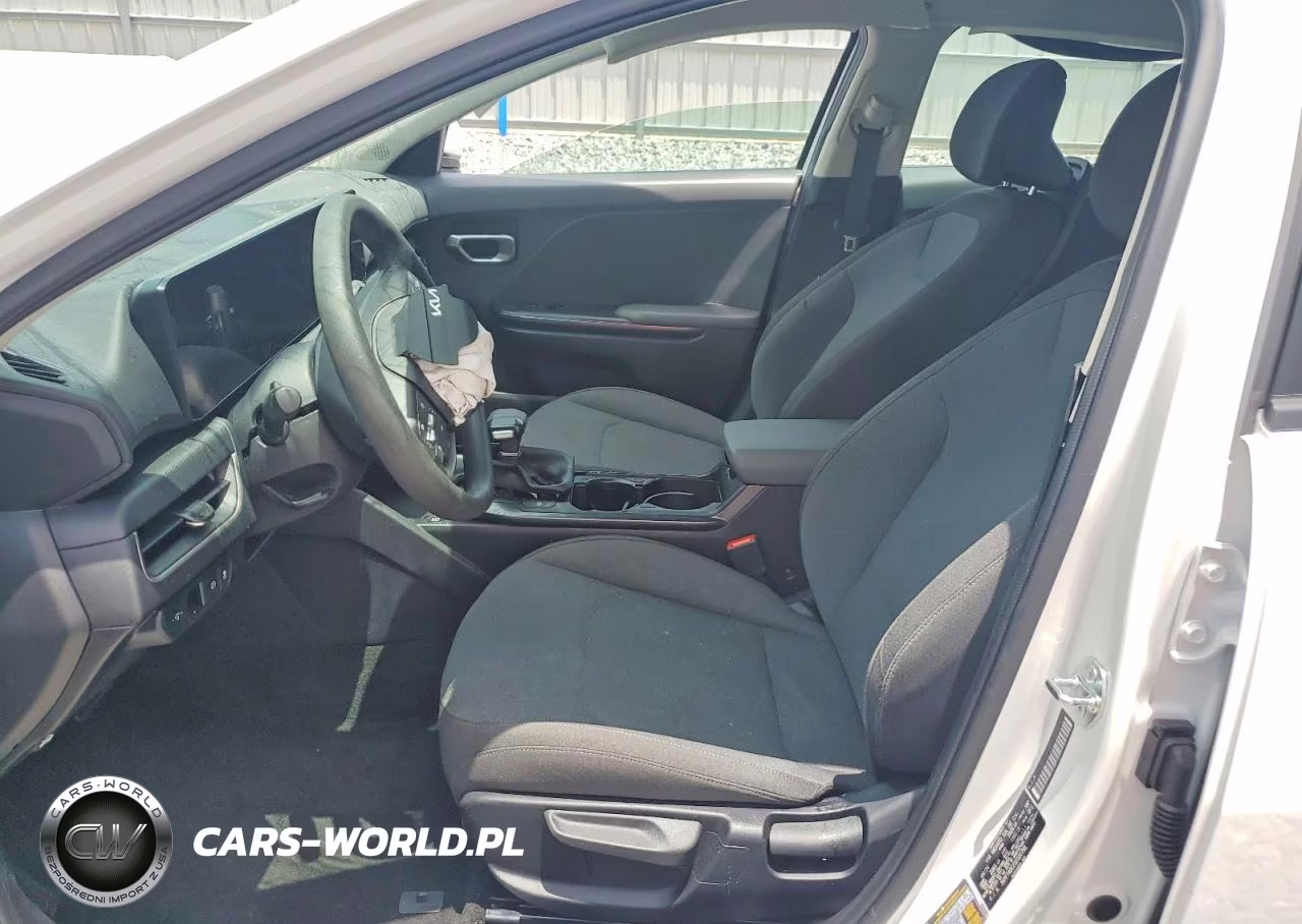 2025 Kia K4 Lxs VIN:3KPFT4DE2SE020758 - 7