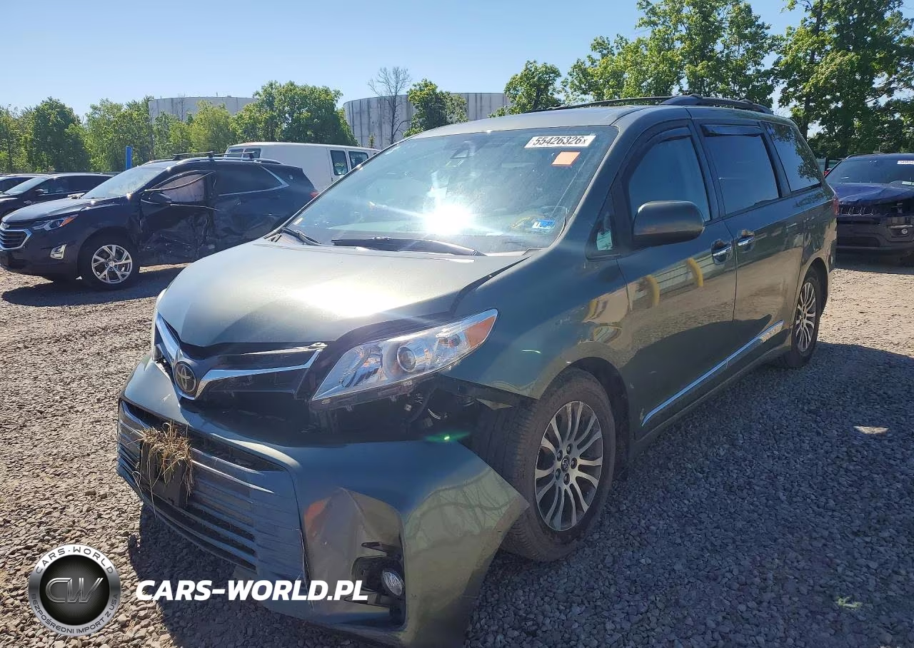 2018 Toyota Sienna Xle Premium 8-Passenger