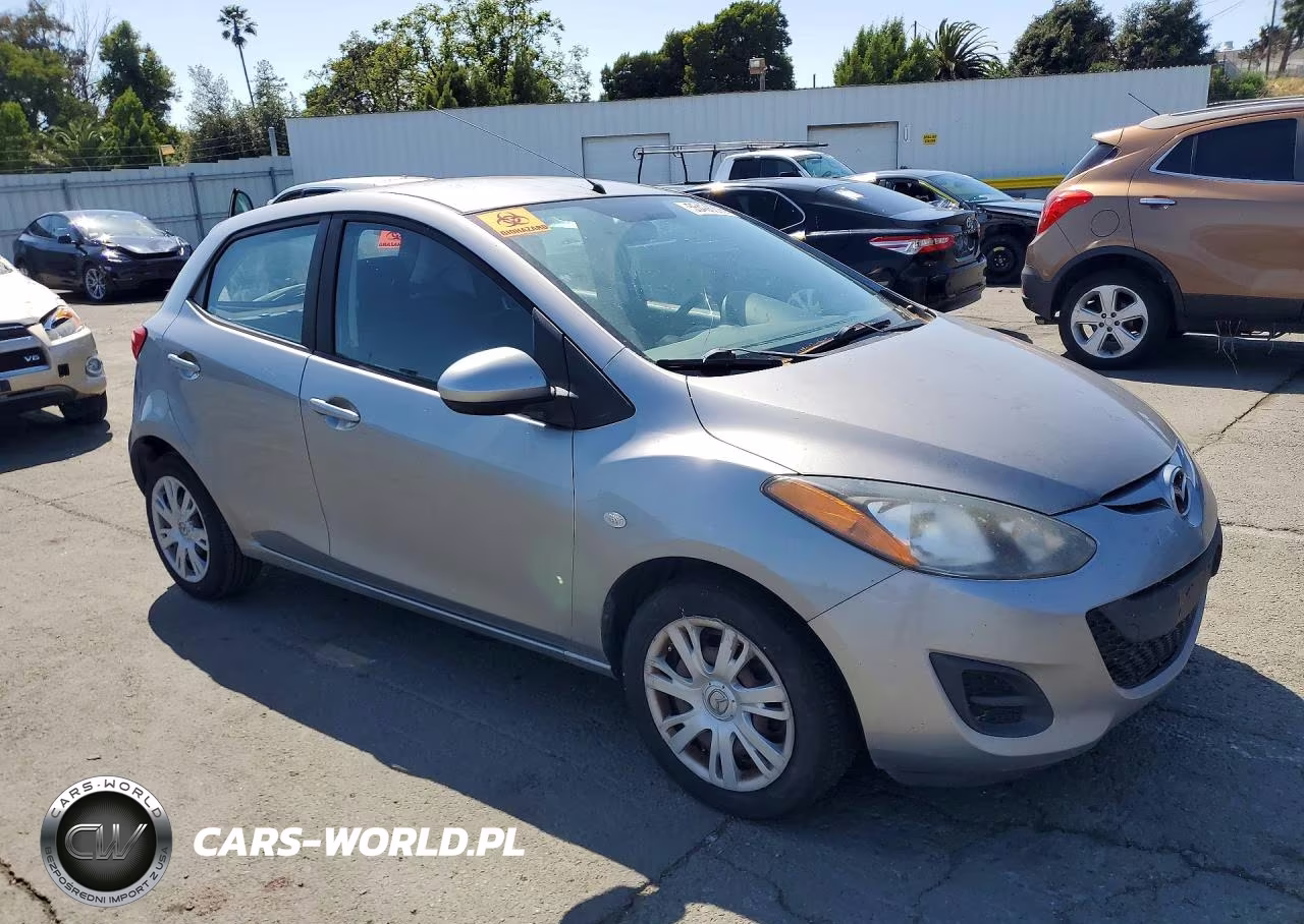 2014 Mazda Mazda2 Sport VIN:JM1DE1KZ5E0179034 - 4