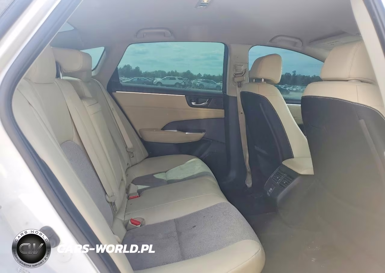 2018 Honda Clarity VIN:JHMZC5F13JC012802 - 10