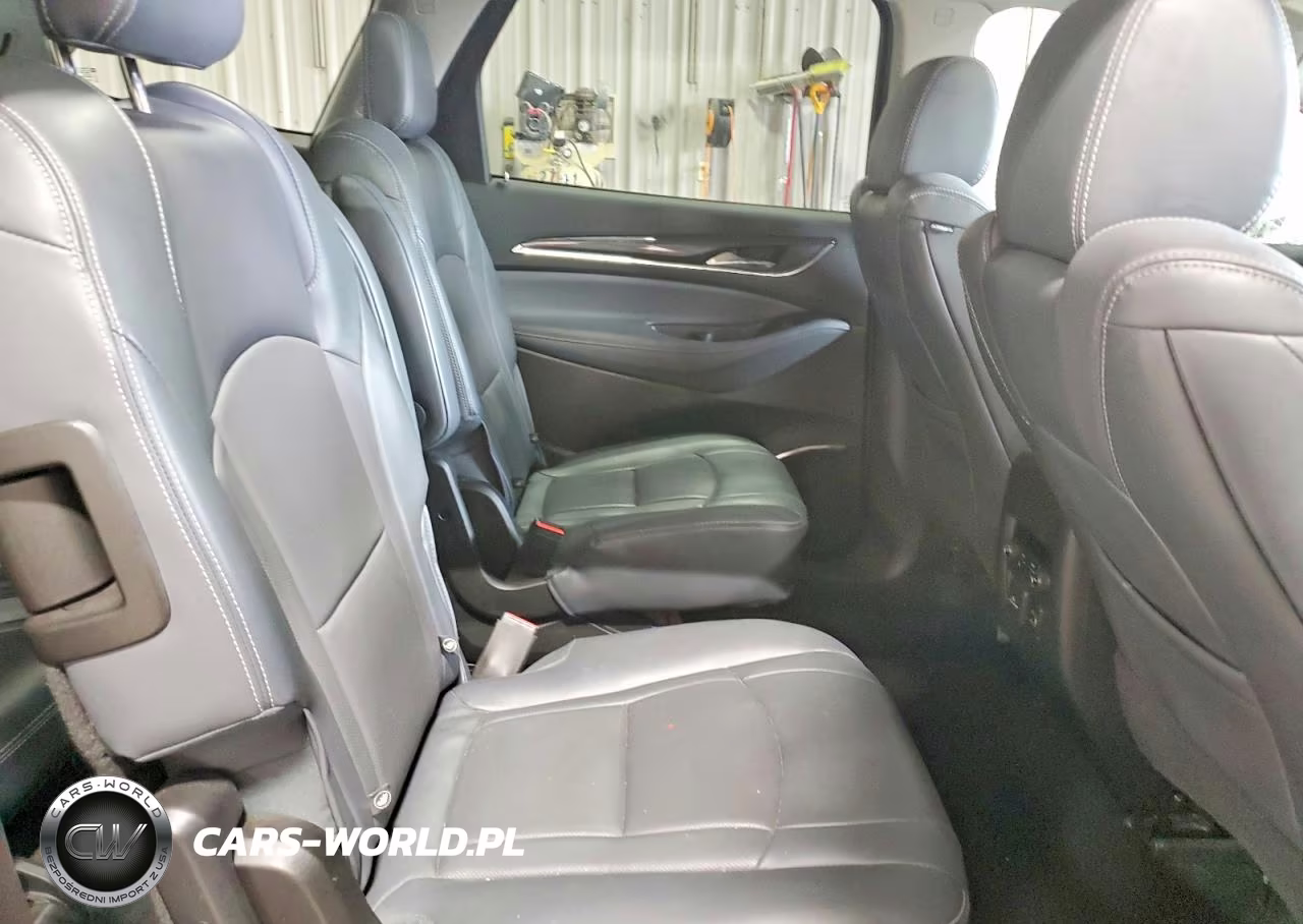 2018 Buick Enclave Premium VIN:5GAERCKW4JJ163116 - 11