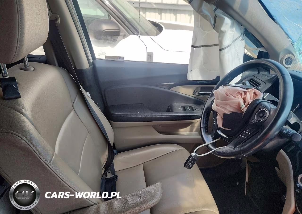 2018 Honda Pilot Touring VIN:5FNYF6H98JB010463 - 7
