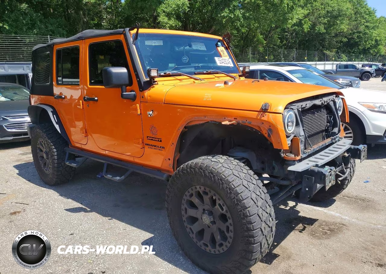 2012 Jeep Wrangler Unlimited Sport VIN:1C4BJWDG0CL269148 - 4