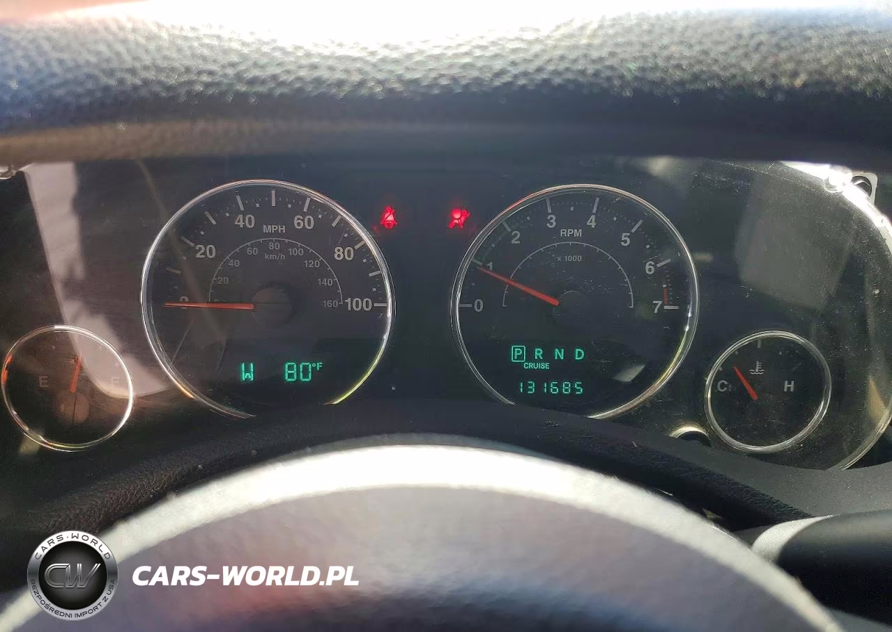 2012 Jeep Wrangler Unlimited Sport VIN:1C4BJWDG0CL269148 - 9