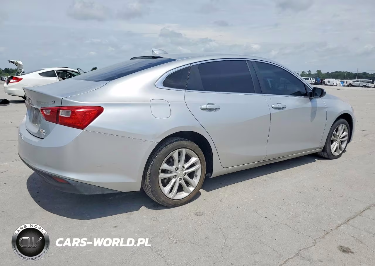 2017 Chevrolet Malibu Lt VIN:1G1ZE5ST0HF183897 - 3