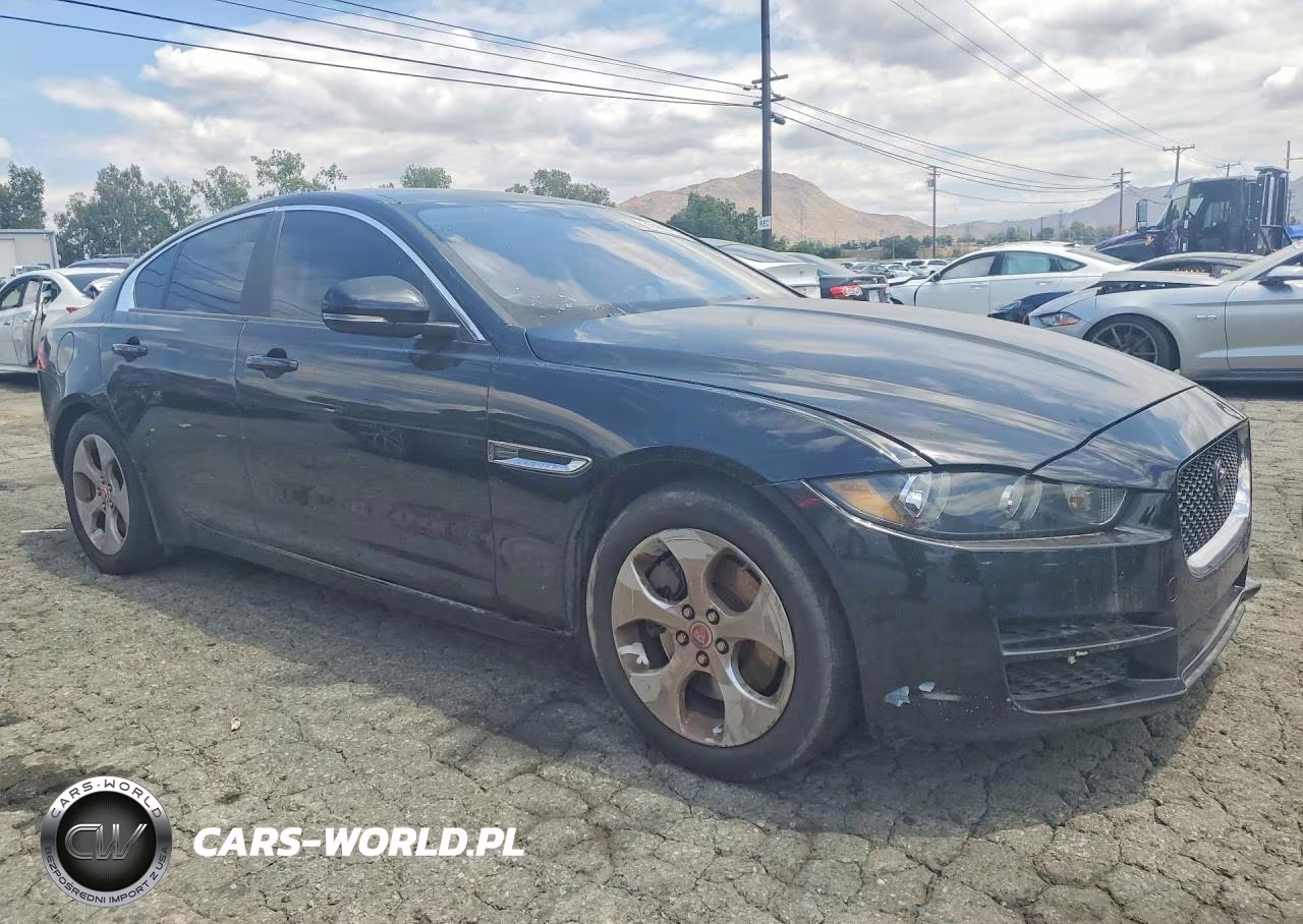 2017 Jaguar Xe VIN:SAJAR4BG8HA962887 - 4