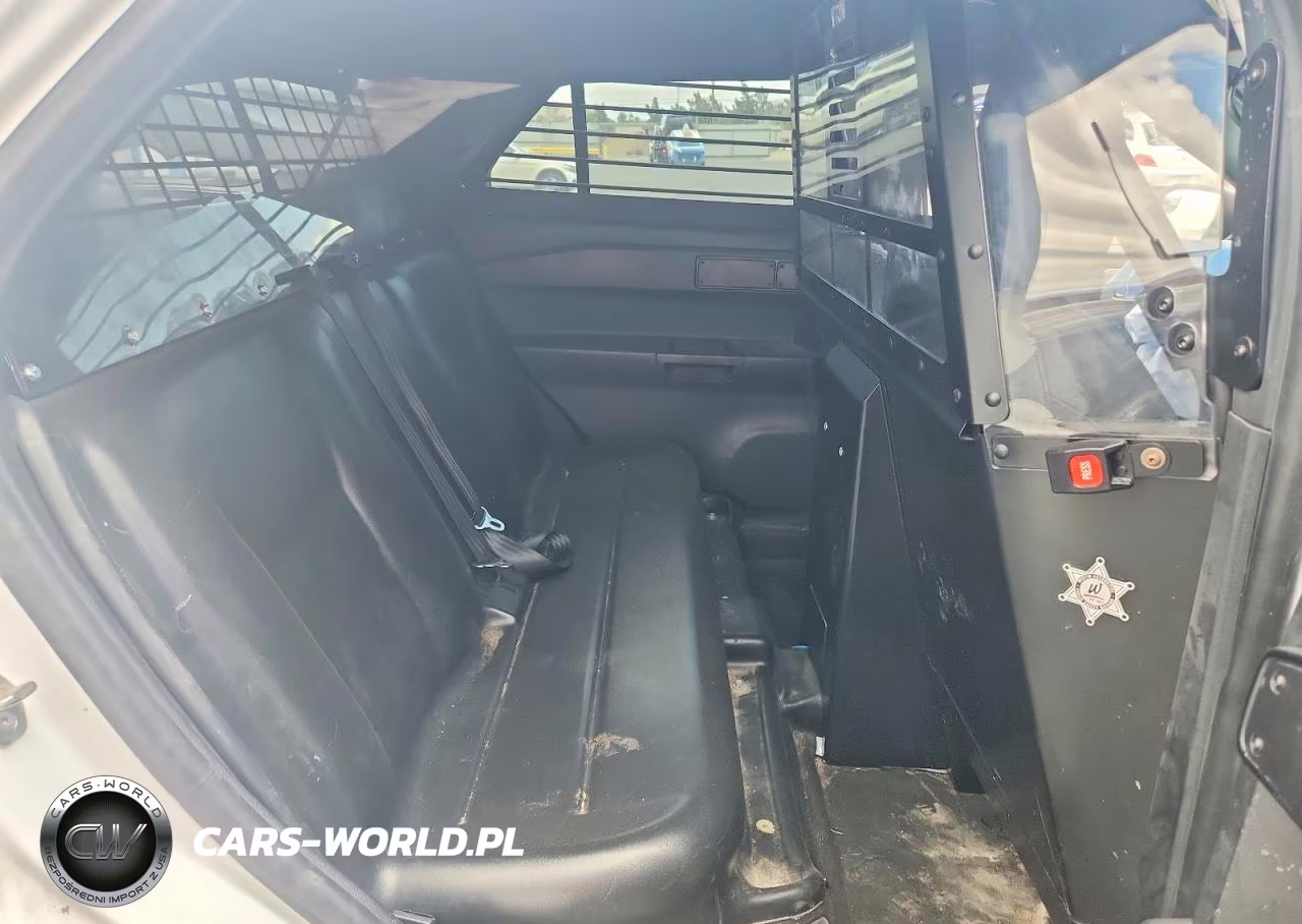 2022 Ford Explorer Police Interceptor VIN:1FM5K8AB3NGA29114 - 10