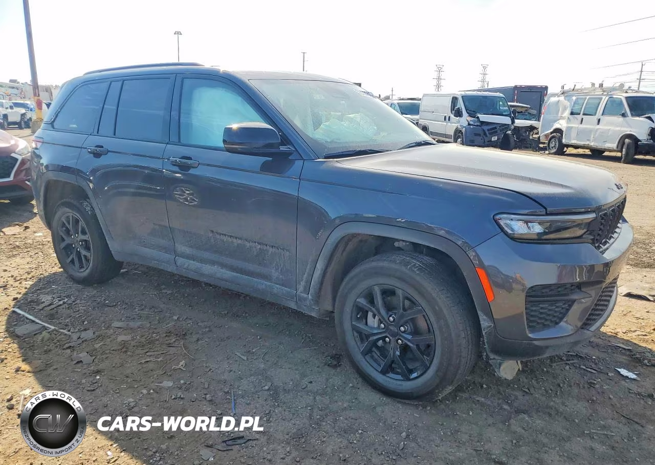 2025 Jeep Grand Cherokee Laredo VIN:1C4RJHAG3SC308439 - 4