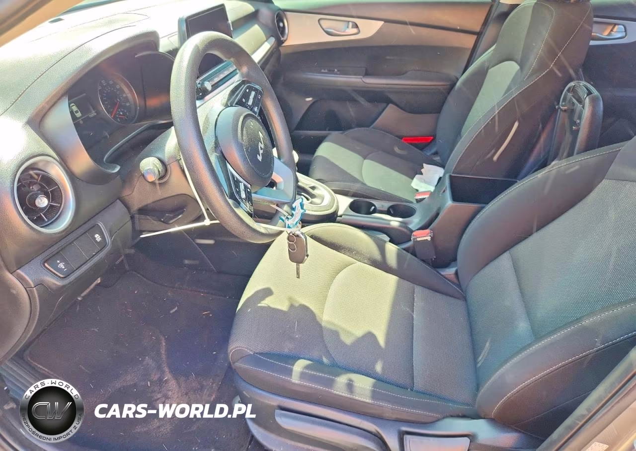 2023 Kia Forte Lxs VIN:3KPF24AD4PE558688 - 7