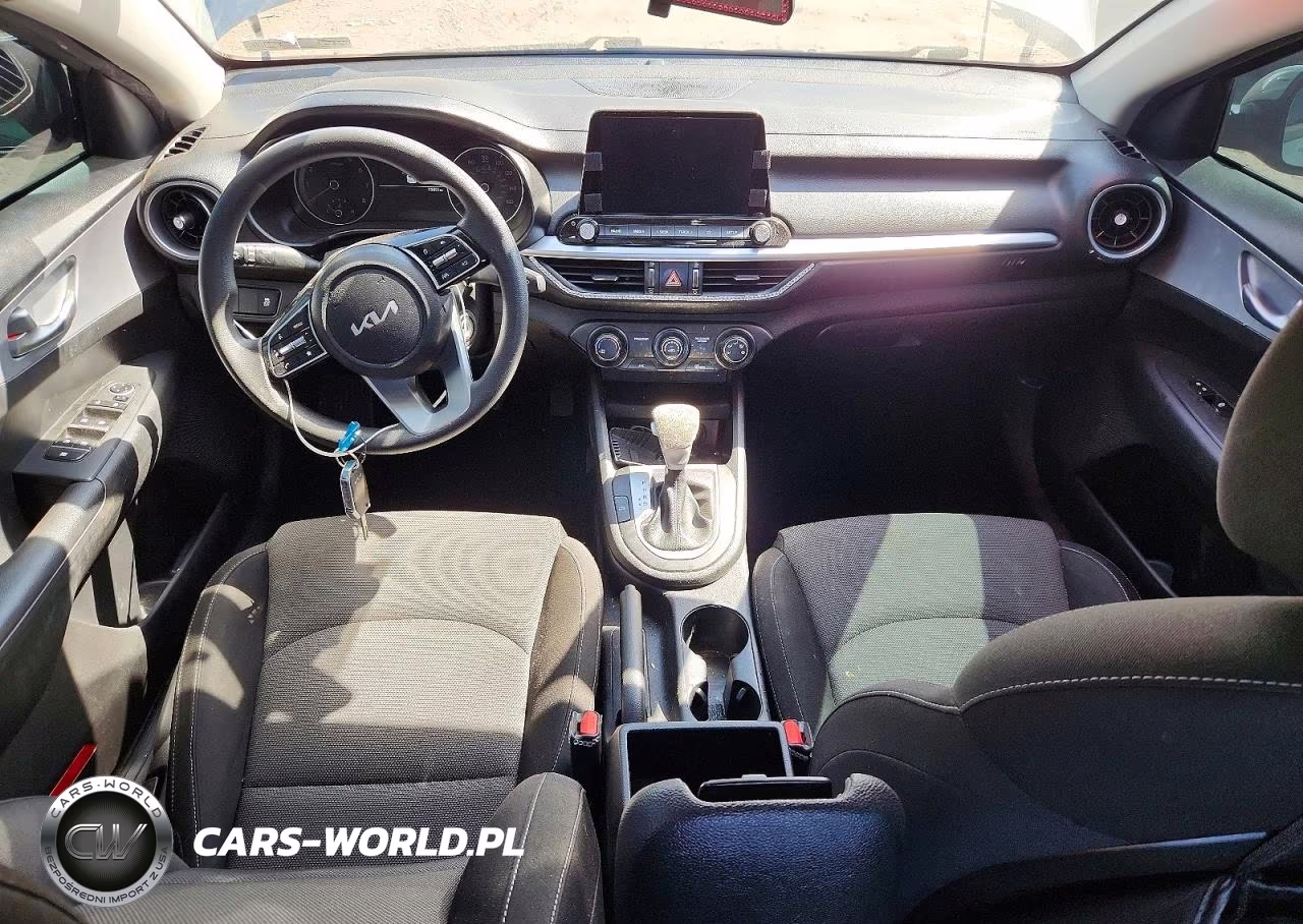 2023 Kia Forte Lxs VIN:3KPF24AD4PE558688 - 8