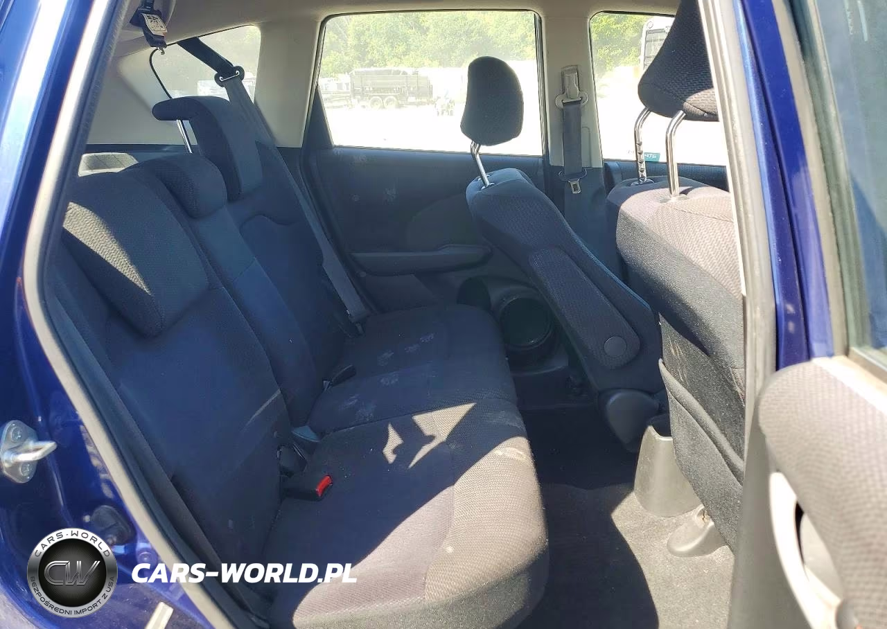 2013 Honda Fit Sport VIN:JHMGE8H52DC062470 - 11