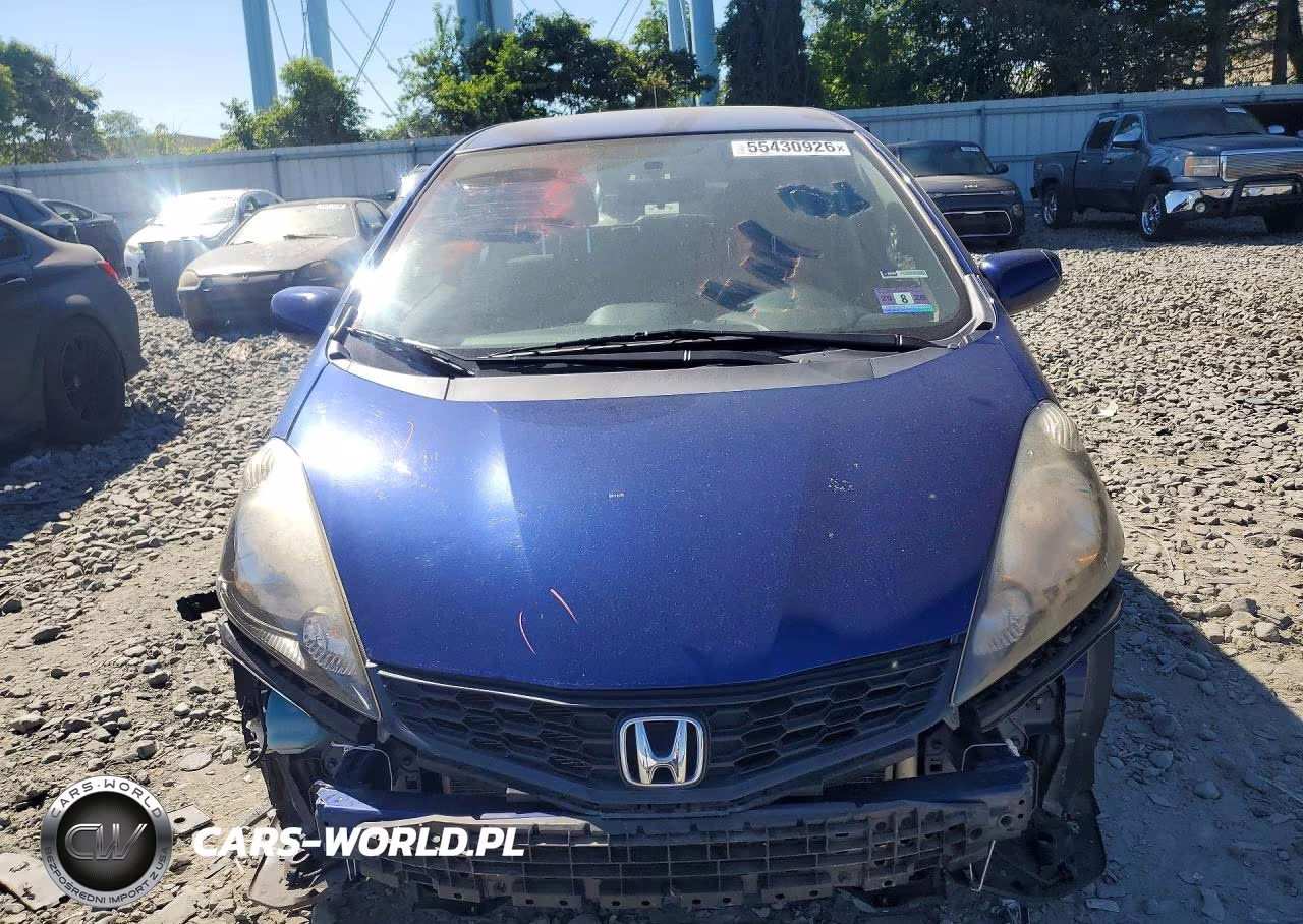 2013 Honda Fit Sport VIN:JHMGE8H52DC062470 - 5
