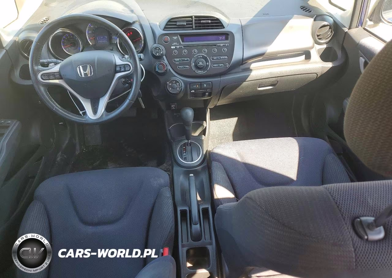 2013 Honda Fit Sport VIN:JHMGE8H52DC062470 - 8
