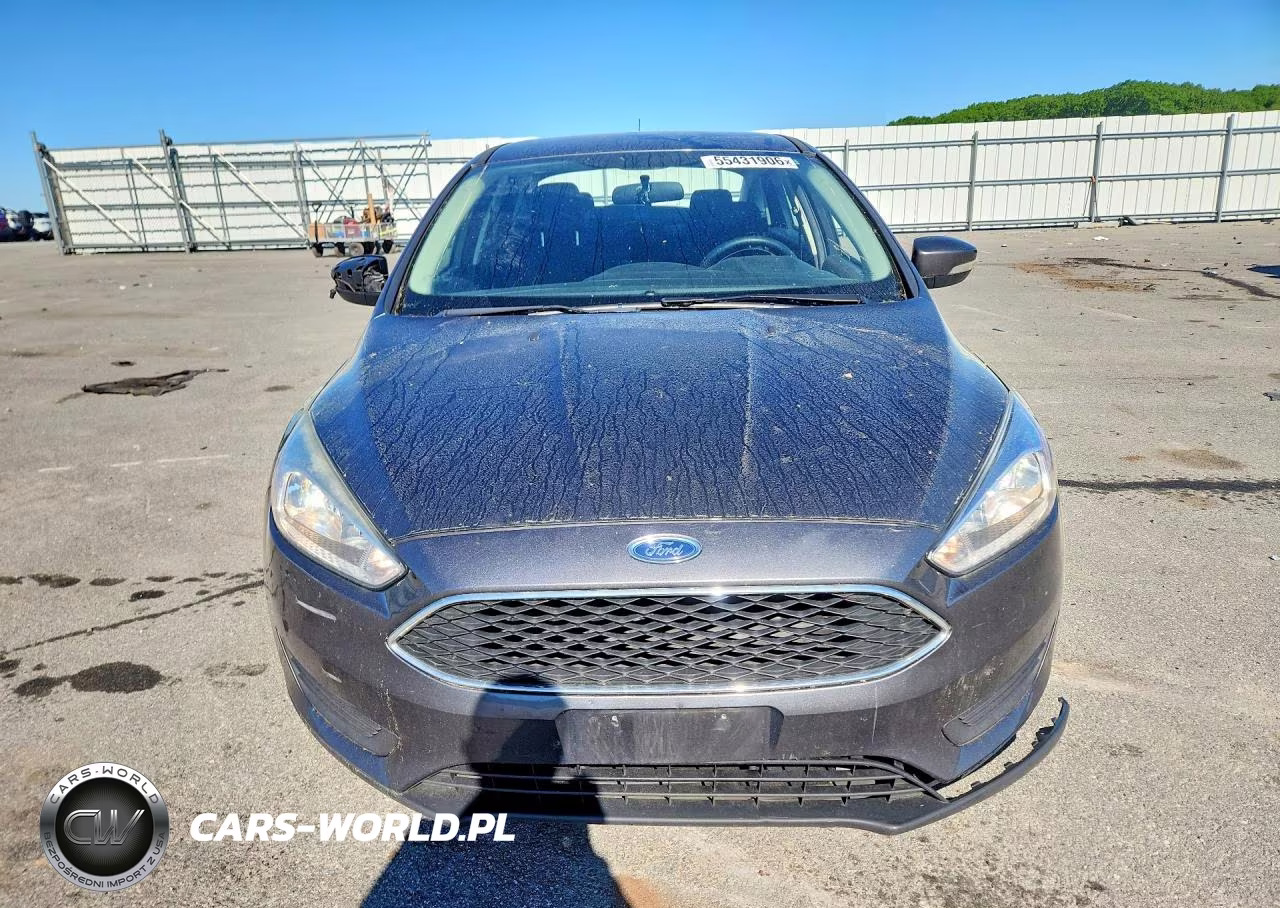 2017 Ford Focus Se VIN:1FADP3F27HL227032 - 5