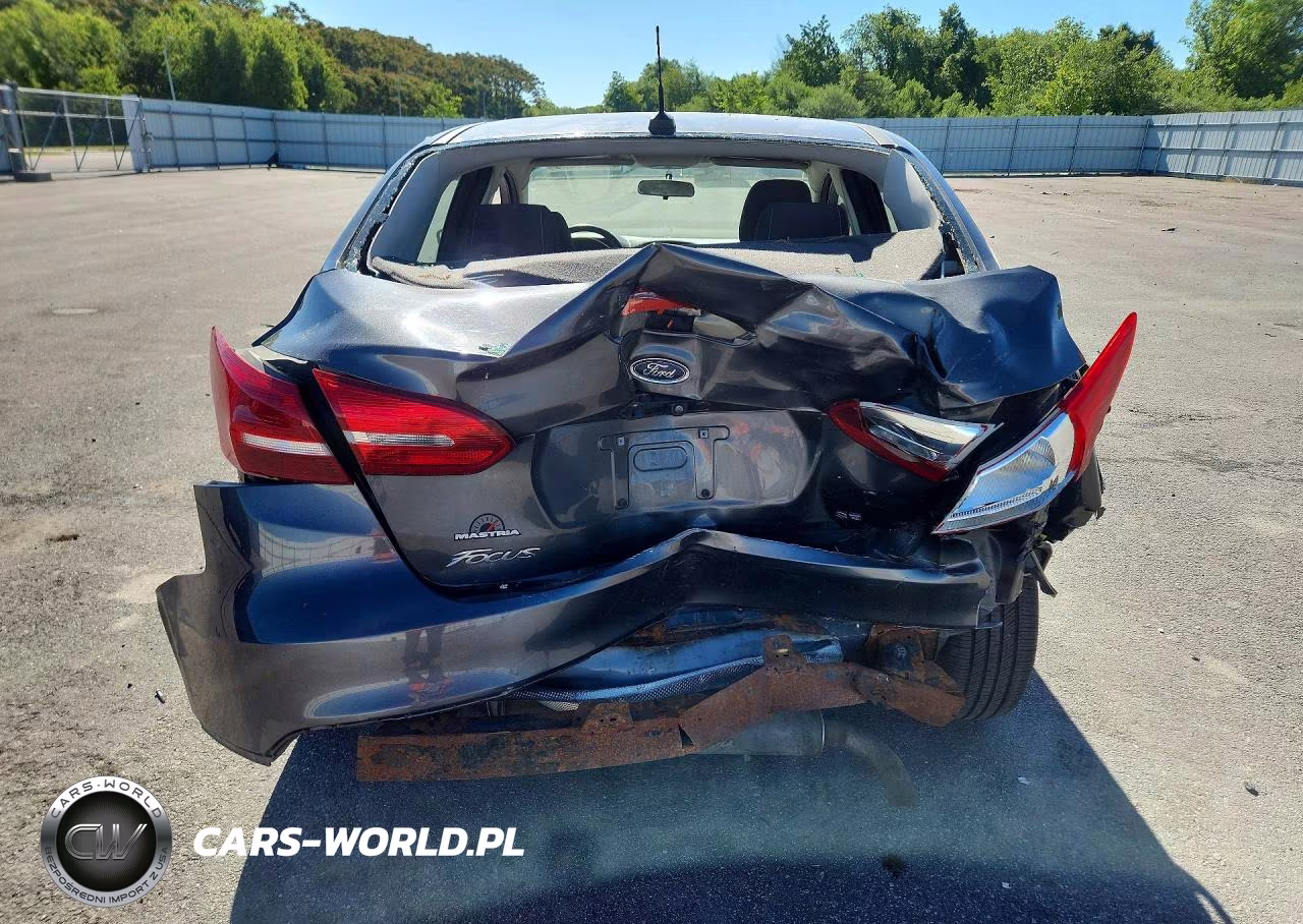 2017 Ford Focus Se VIN:1FADP3F27HL227032 - 6