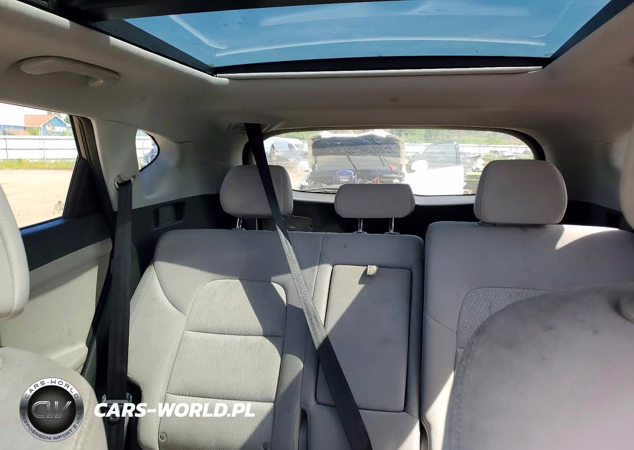 2018 Hyundai Tucson Value VIN:KM8J33A28JU801066 - 10