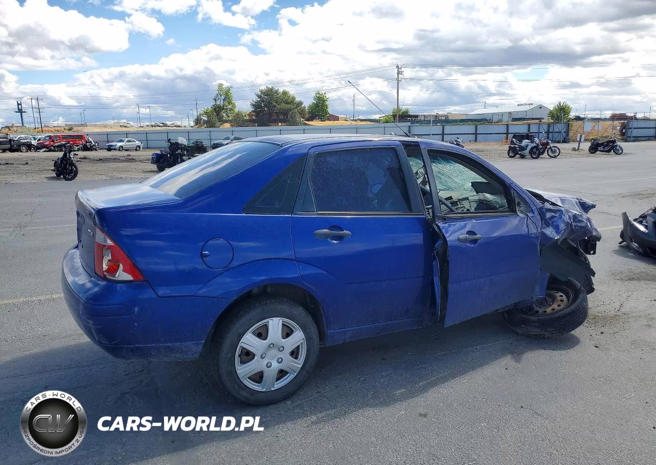 2005 Ford Focus Zx4 VIN:1FAFP34N05W279957 - 3