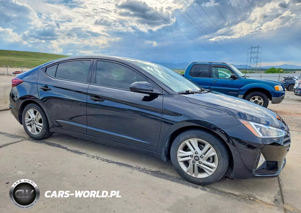 2020 Hyundai Elantra Sel VIN:5NPD84LF8LH605683 - 4