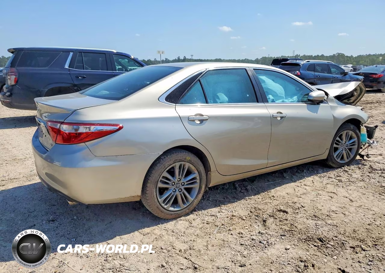 2015 Toyota Camry Se VIN:4T1BF1FK7FU068864 - 3