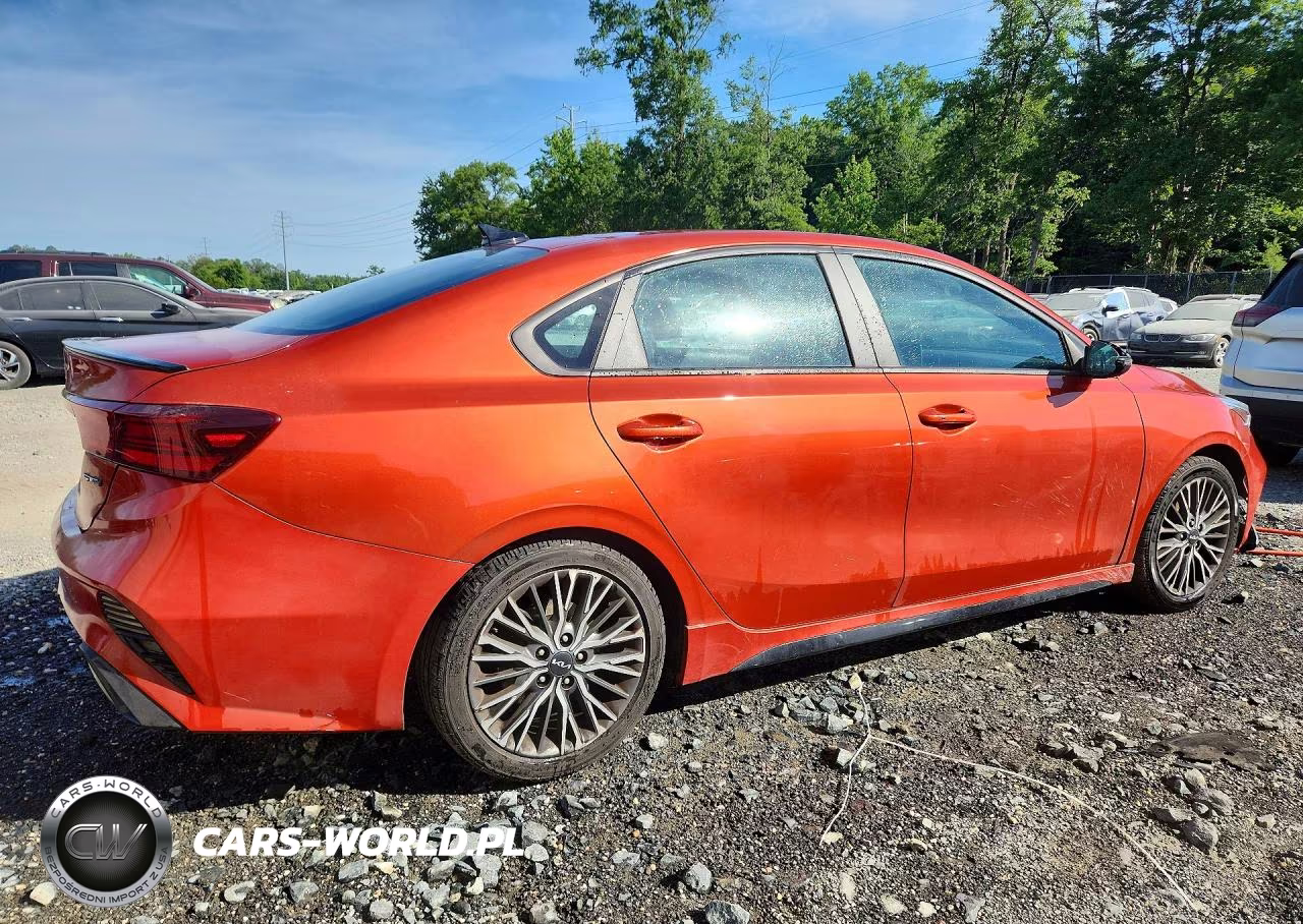 2023 Kia Forte Gt Line VIN:3KPF54AD0PE536730 - 3