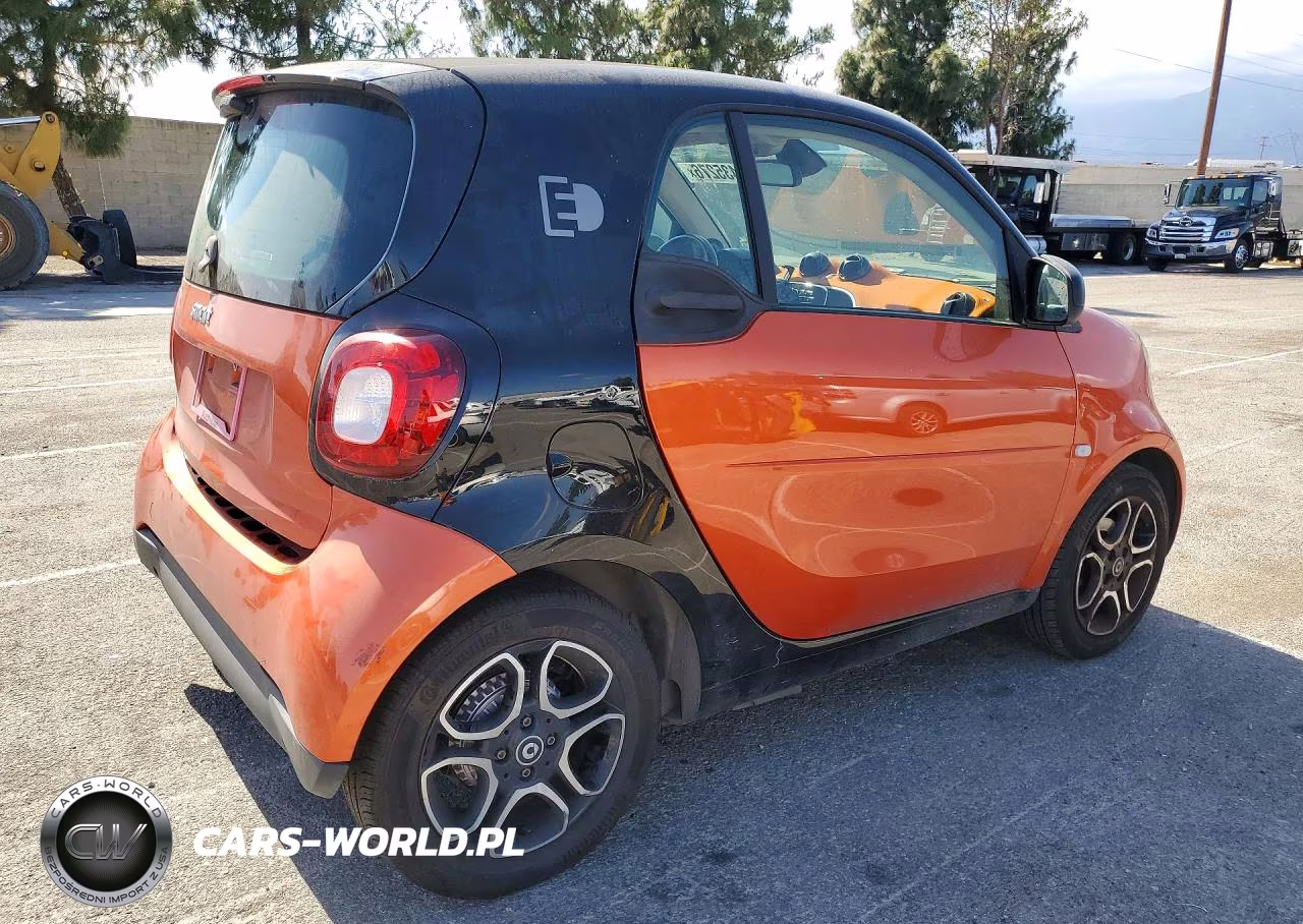 2018 Smart Fortwo VIN:WMEFJ9BA5JK265781 - 3